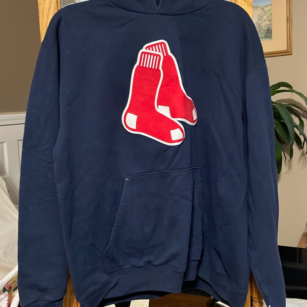 Size large women’s Red Sox Hoodie.  Only worn a couple of times.